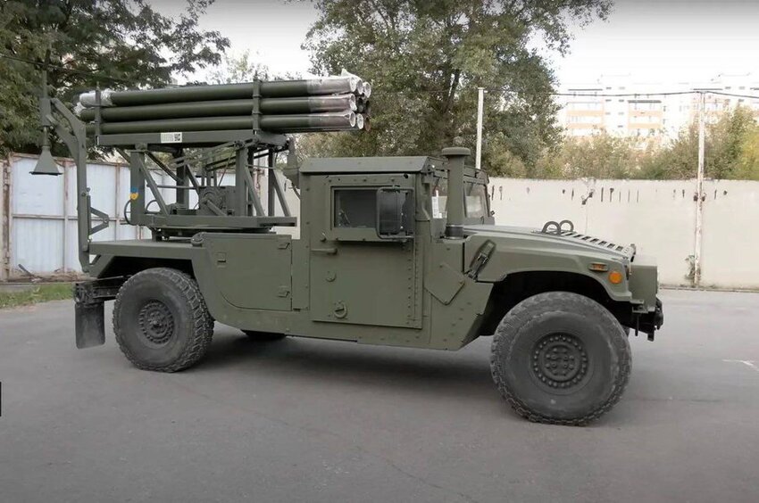 Ukrainians attached a 9-tube Grad launcher to a HMMWV.