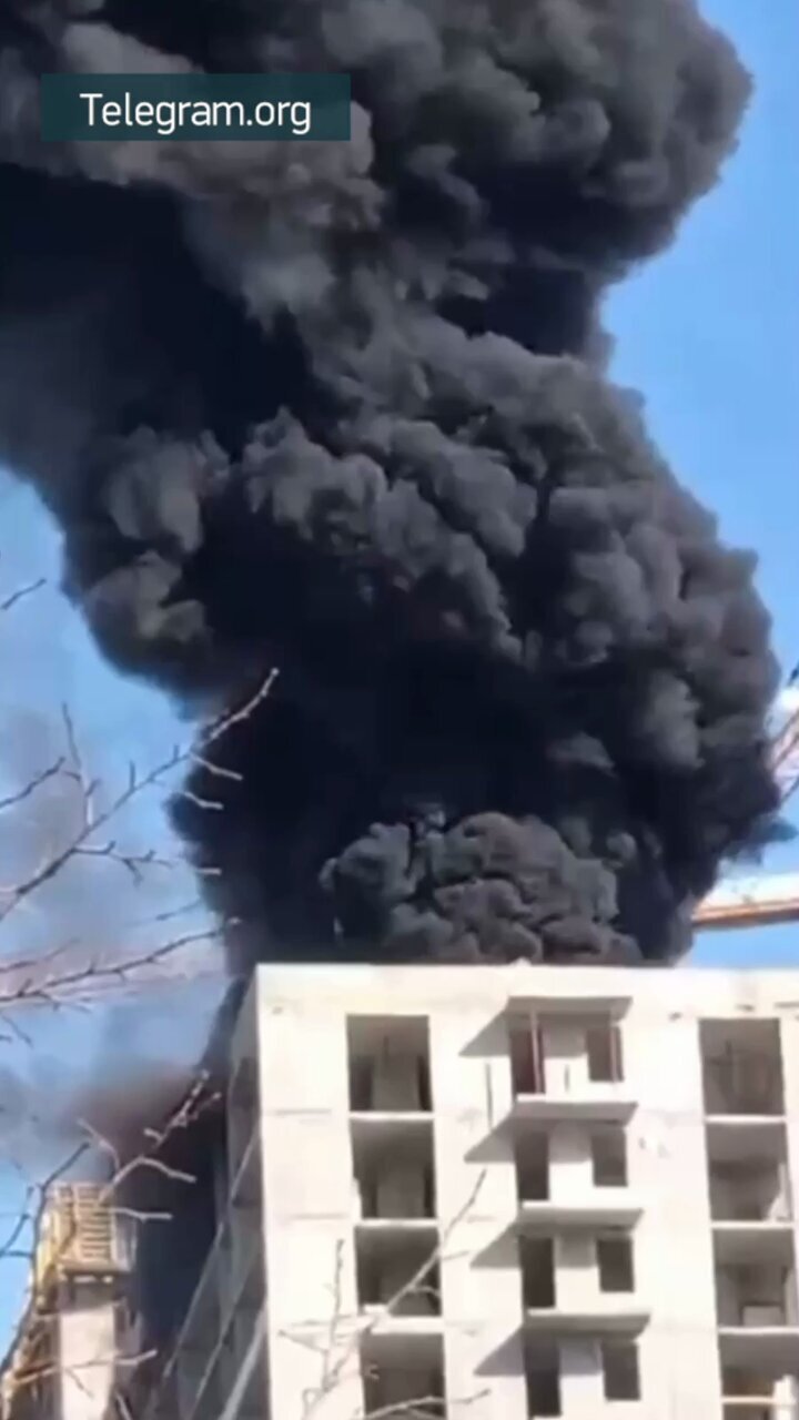 A large building is on fire near Moscow.