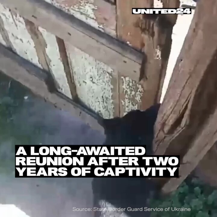 Border guard and his dog reunite after two years.