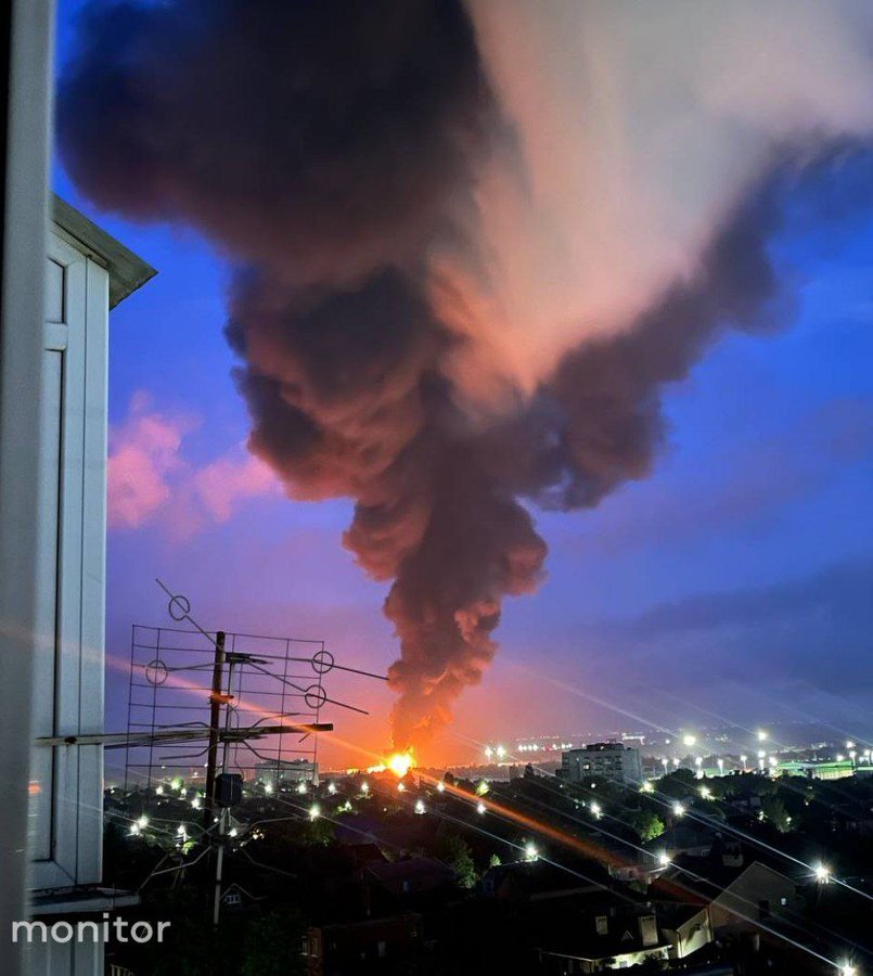 Artistic shot of a refinery fire in Rostov.