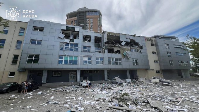 Russians hit a maternity hospital with missiles.