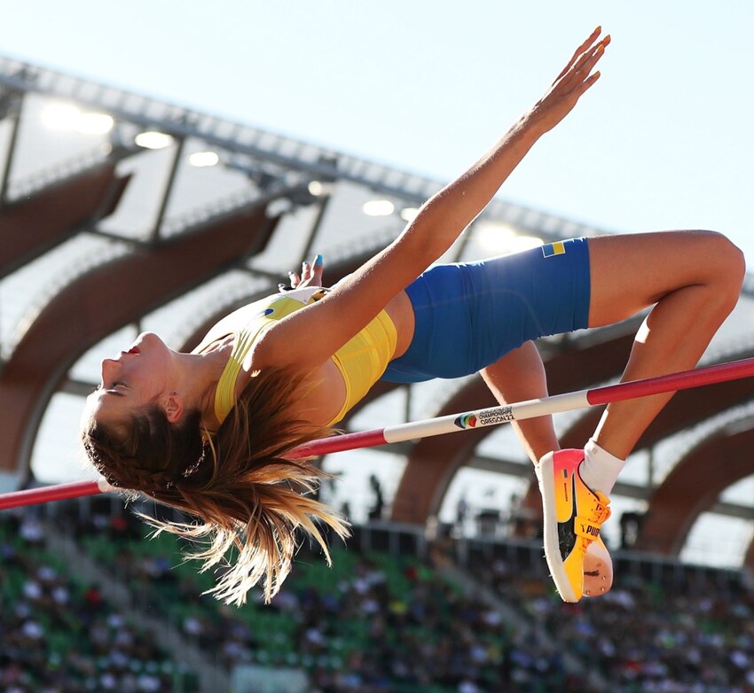 Ukrainian high jumper breaks world record.