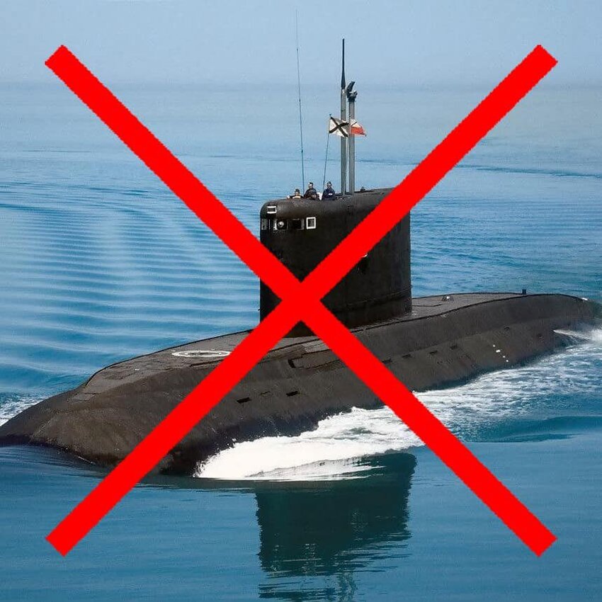 Ukrainians sank a submarine in Crimea.