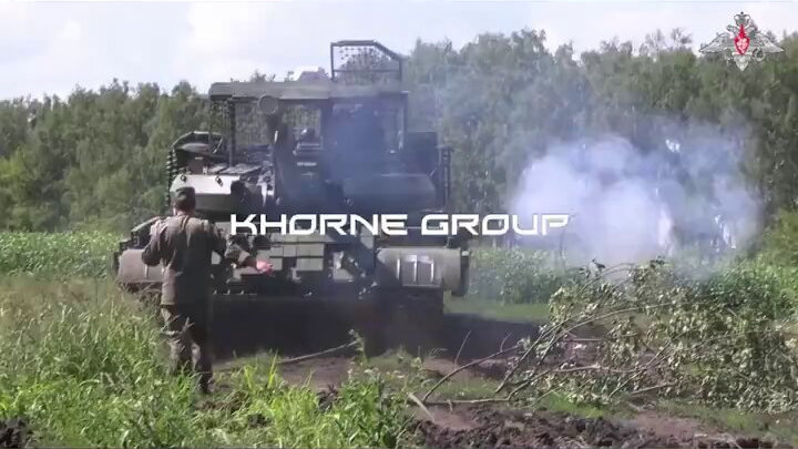 Ukrainians captured a T-72 in Kursk.