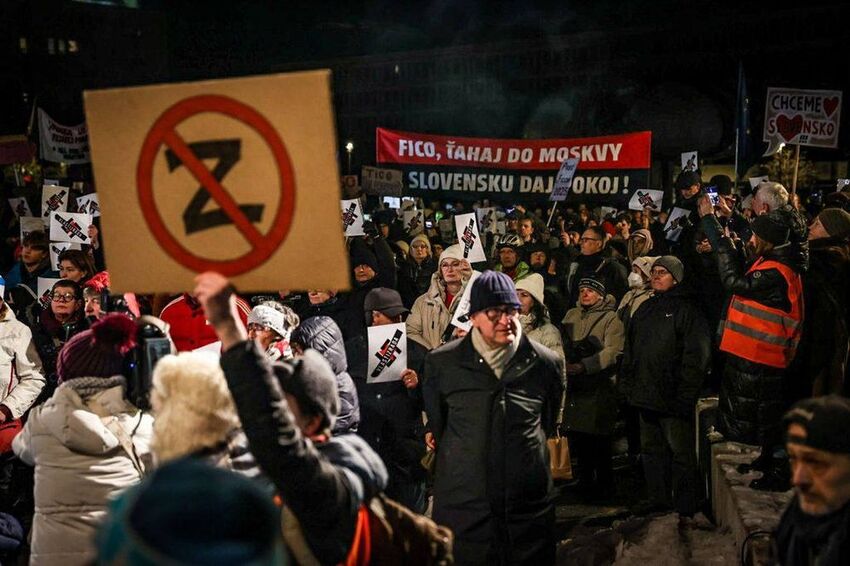 Thousands of people protest Fico in Slovakia.