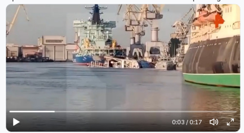 A new Russian tugboat sank in St. Petersburg.